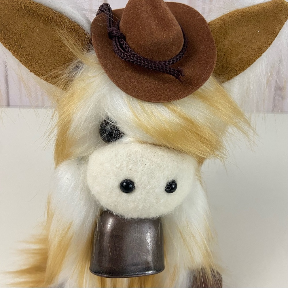 ❌ SOLD Highland Cow Coo Gnome Tan White Cowboy Hat Bell Handmade Farmhouse Home - Picture 4 of 12